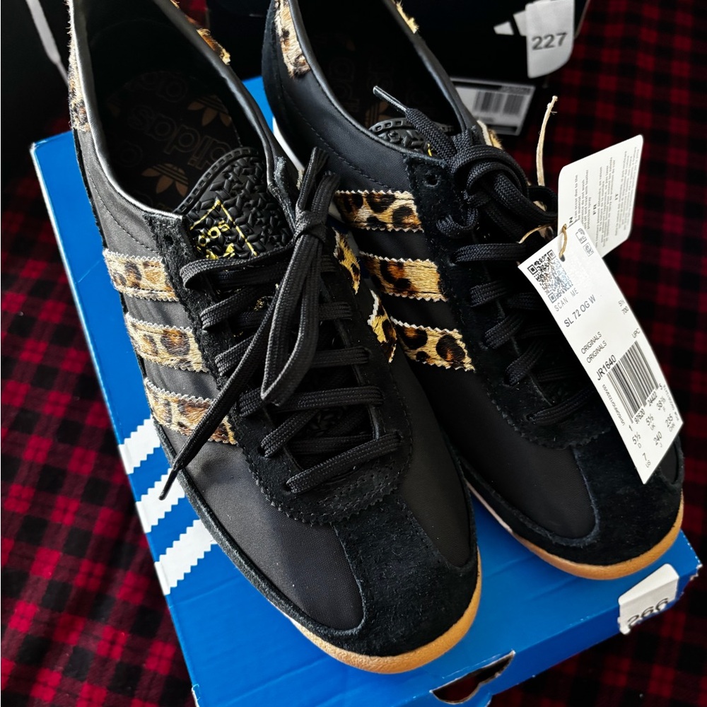 Adidas leopard black gum (women’s 7) new in box